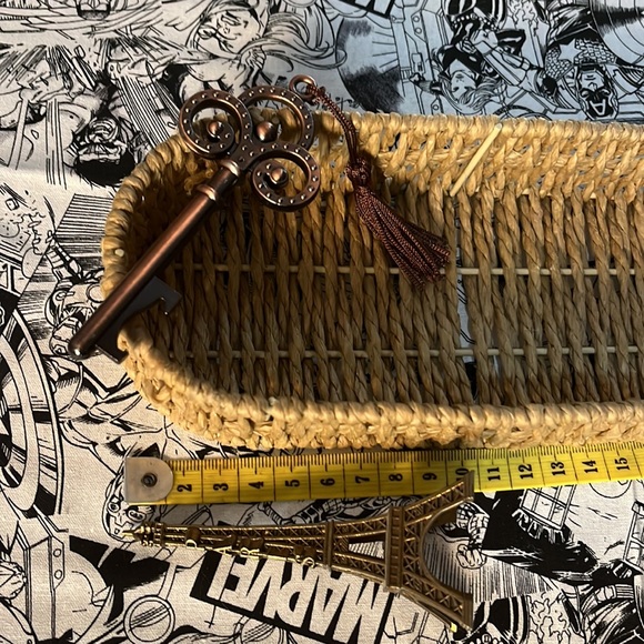 Decor - Picture 4 of 5